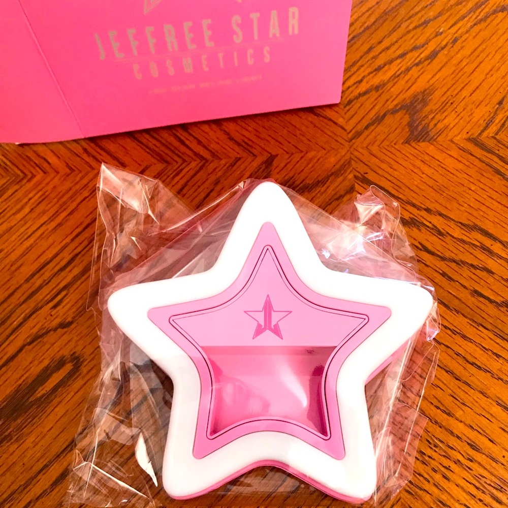 *Exclusive* Jeffree Star LED Star Selfie Light